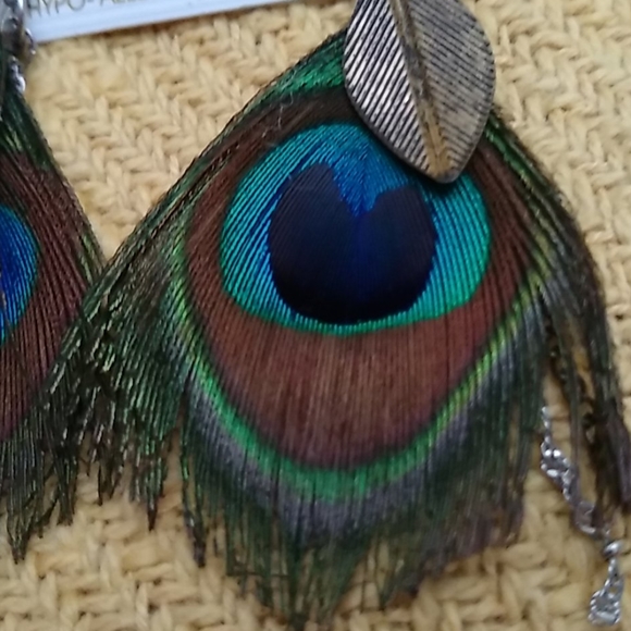 Unique Boho vibe feathered earrings - Picture 2 of 5